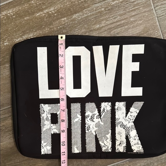 PINK Victoria's Secret Black and White Tablet Sleeve - Picture 5 of 5